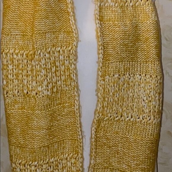 NWOT!!Universal Thread Scarf!   - Picture 3 of 7